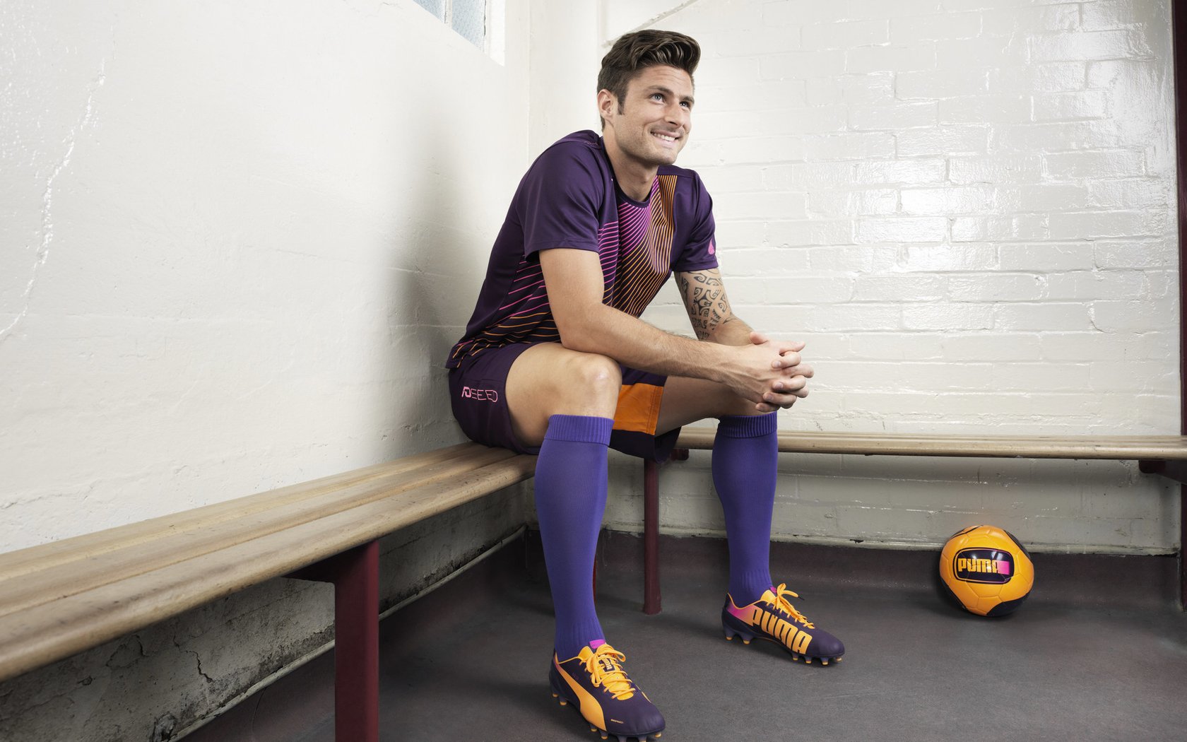 爱游戏官网-柏林联队球员表现出色，队内竞争激烈，柏林联合足球