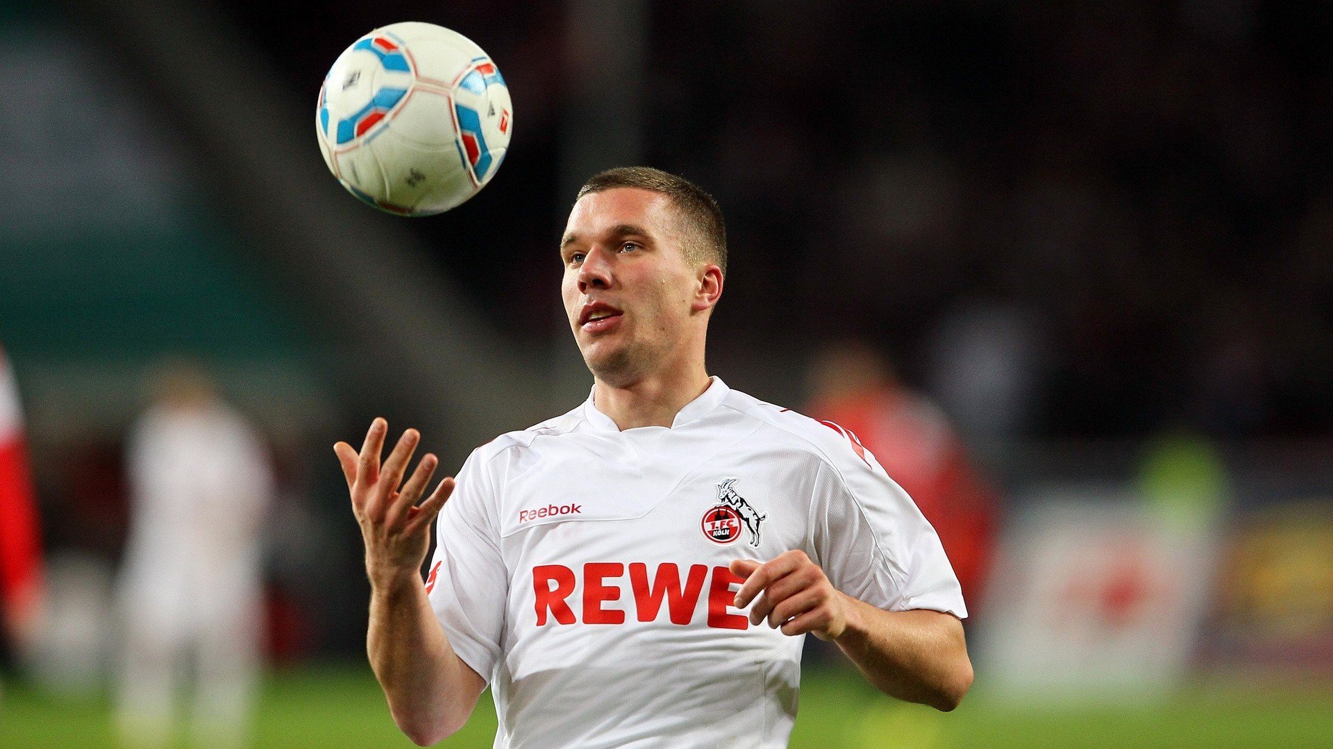 爱游戏体验-拜仁管理层稳定,为球队长远发展铺路,拜仁高管